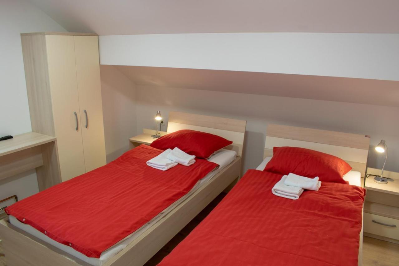 Hotel Hisa Izabela Muta Exteriér fotografie