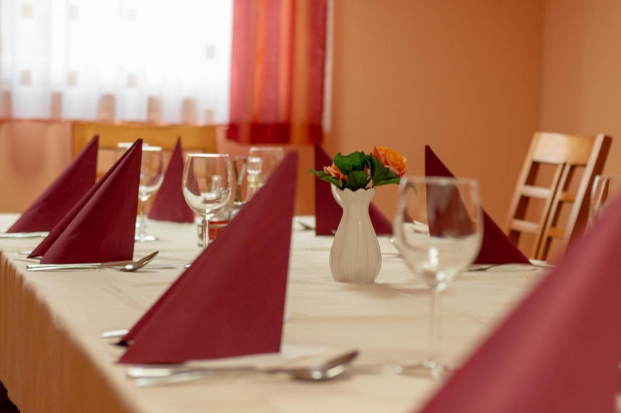 Hotel Hisa Izabela Muta Exteriér fotografie